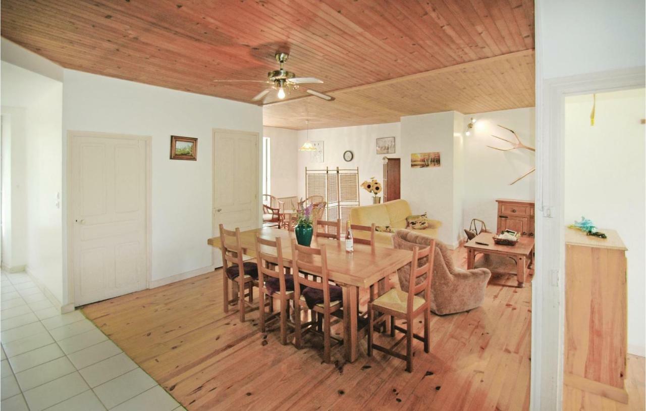 Stunning Home In Riom-Es-Montagnes With Kitchen Exterior photo